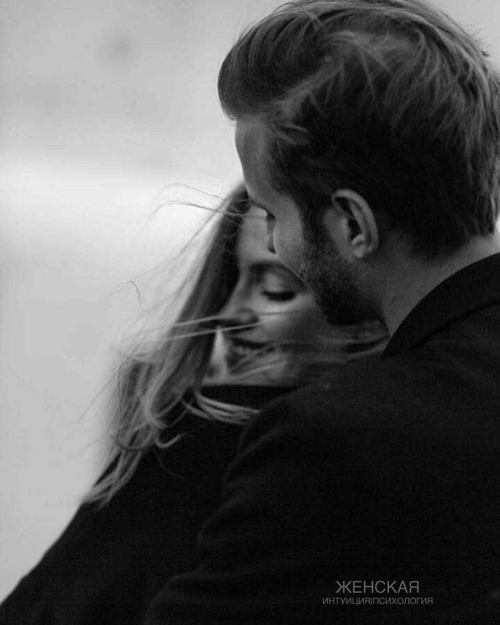 мужчина и женщина. пара обнимается. пара влюбленных. красивые влюбленные пары. красивые пары.