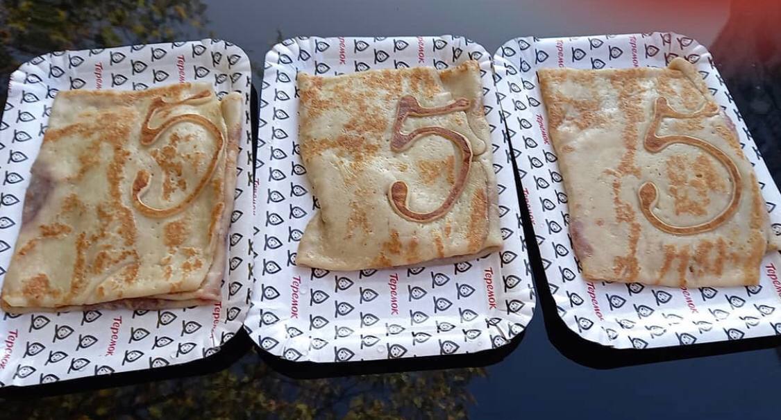 Возьми блин. Блины за пятерку в теремке спб. Теремок блины. Блин за пятерку в теремке. Реклама теремок блины.