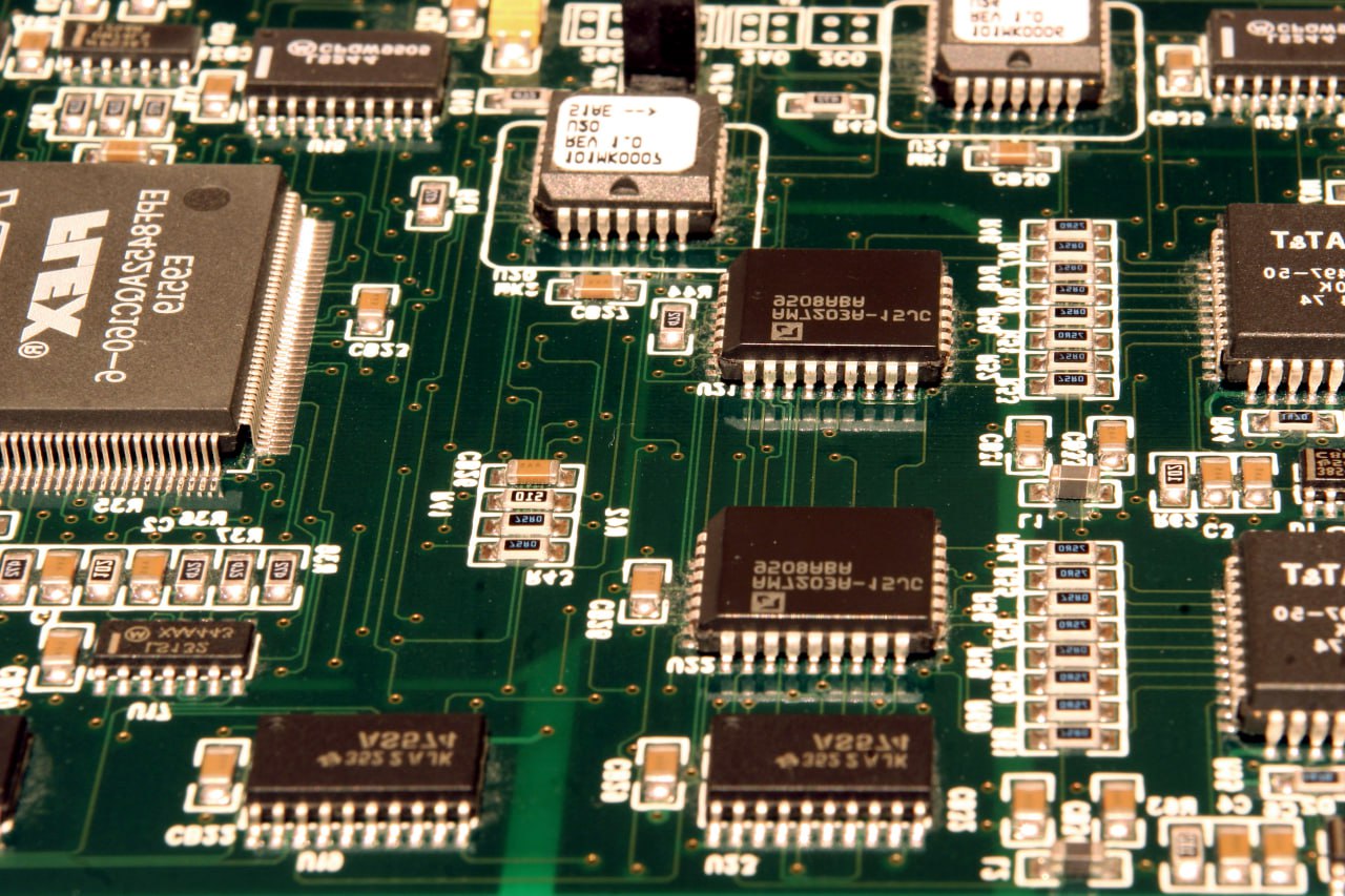 Микросхемы ноутбуков. Дефицит микросхем. Микроэлектроника. Импортная электроника. Завод микроэлектроники.