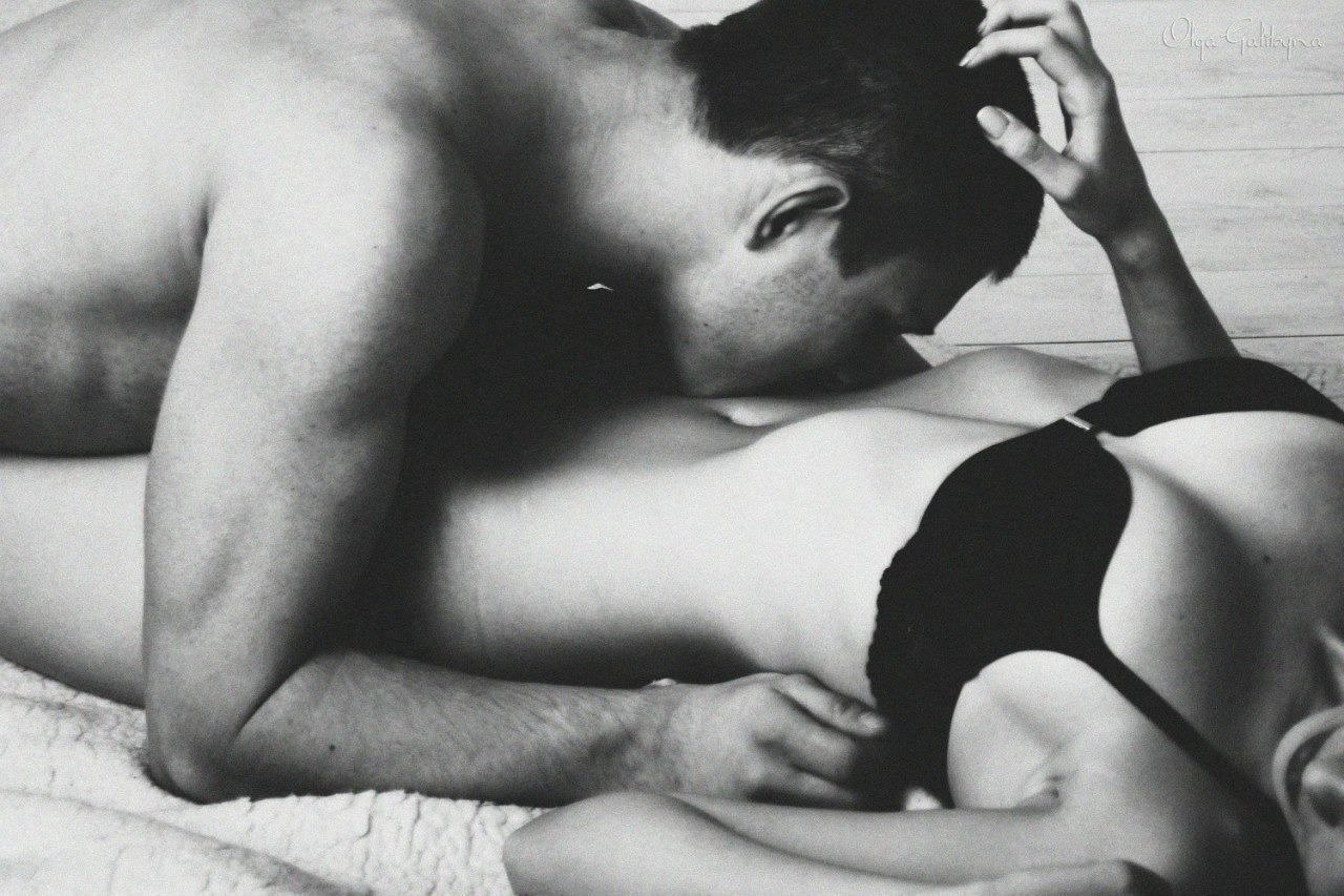 женщина и мужчина целуются голыми фото 60